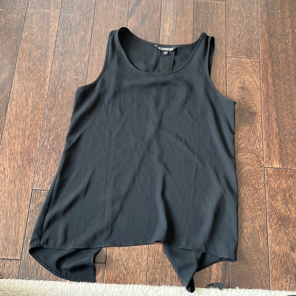 Express black flowy tank with slit in back